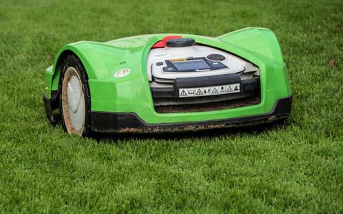 40+ Rasenroboter Begrenzungsdraht Verlegen, Ein mähroboter nimmt