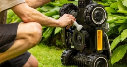 Mähroboter mit Messerscheibe